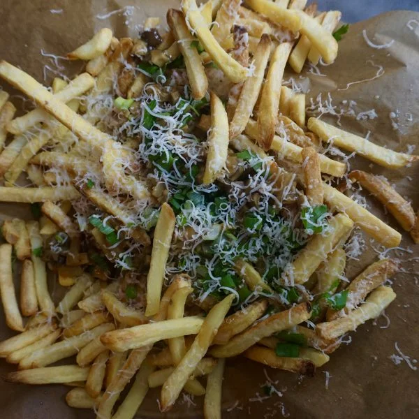 Loaded-Fries-De-Rotterdamsche-Oude-600x600-1.jpeg
